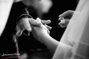 fotografo matrimonio Varese, Lugano- Dettaglio scambio anelli