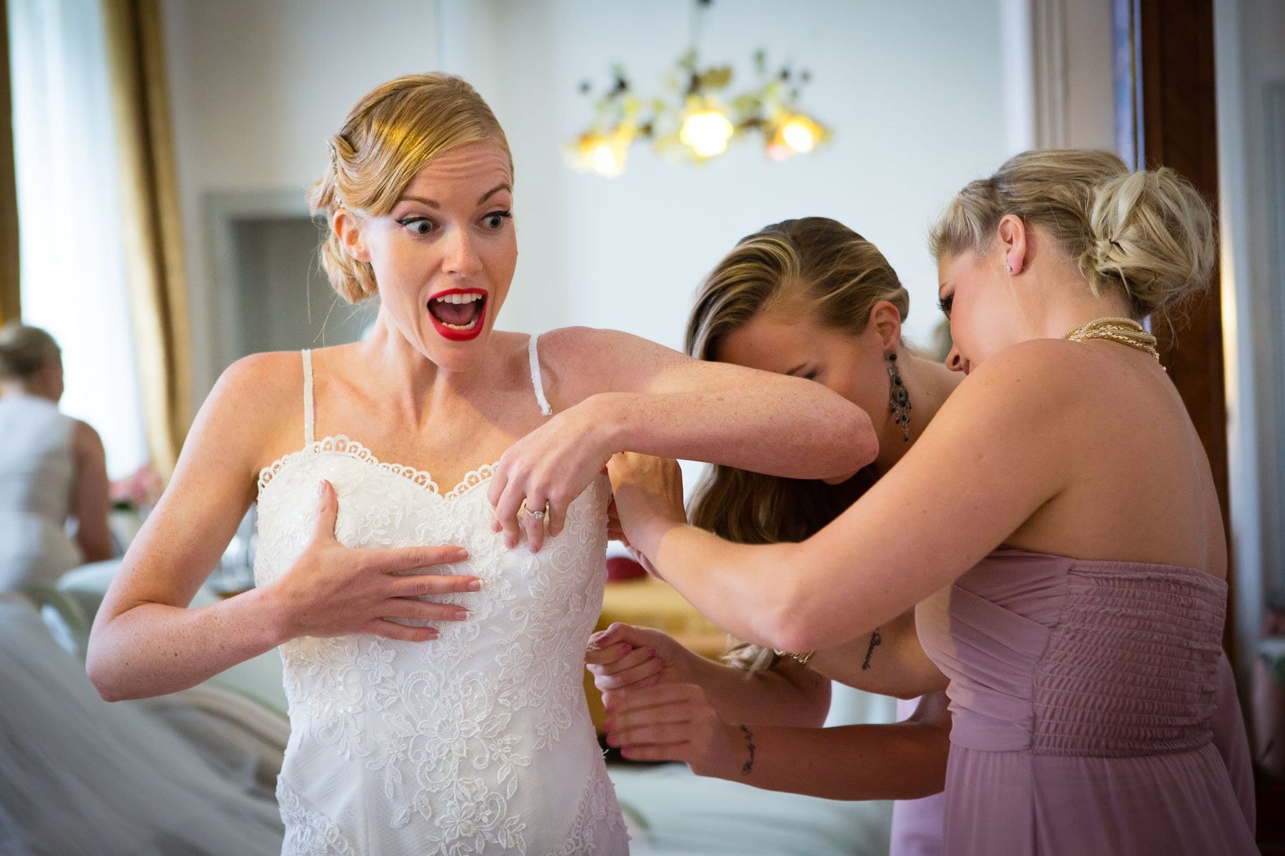 Sposa indossa l'abito