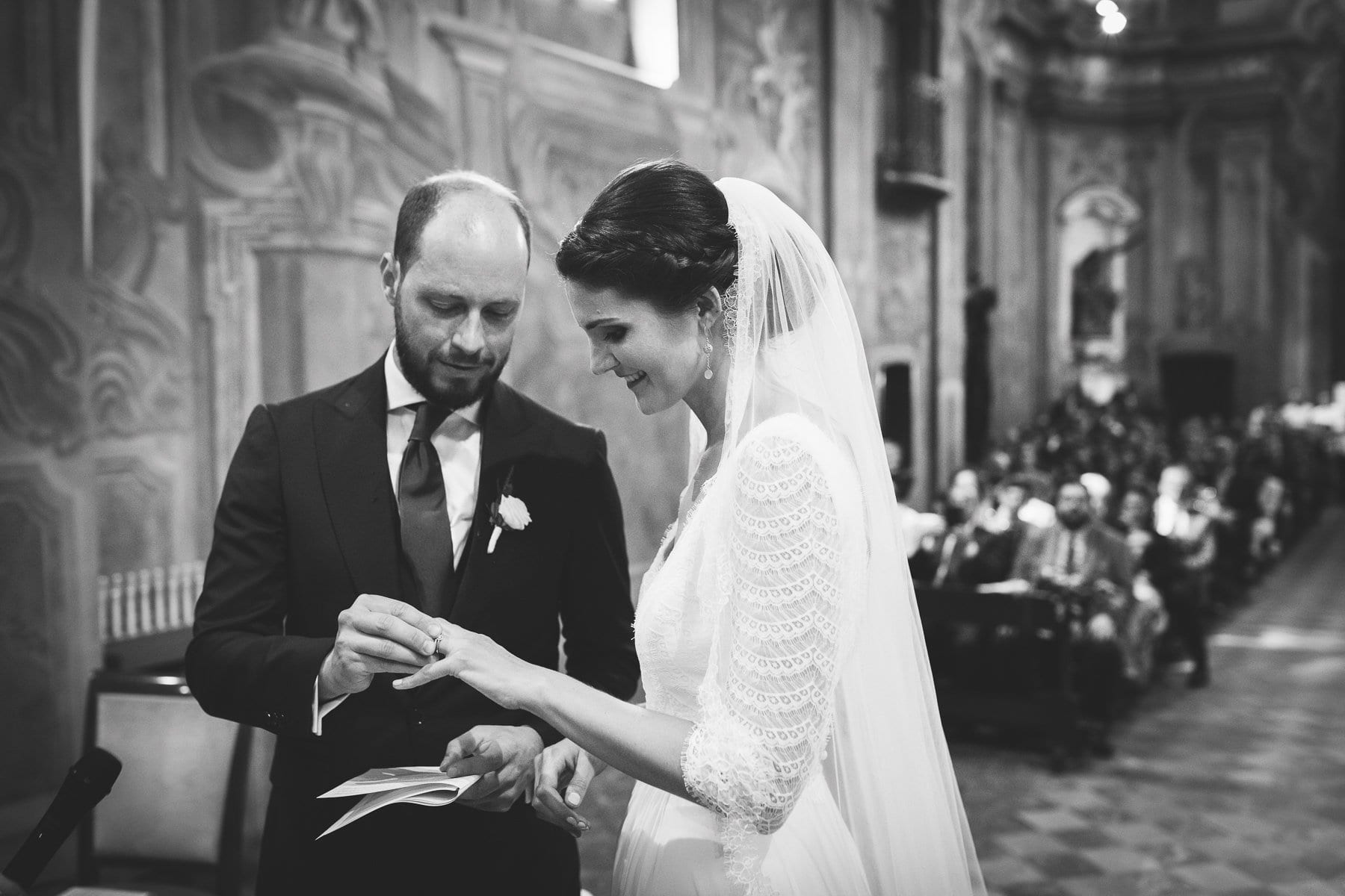 Foto matrimonio Varese Chiesa Sant'Antonio Abate - Scambio degli anelli