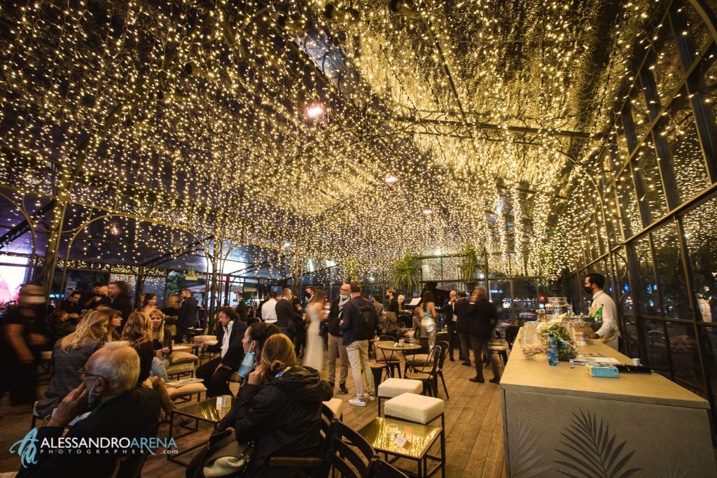 Interno della serra La Fenice a Piazza Castello Milano