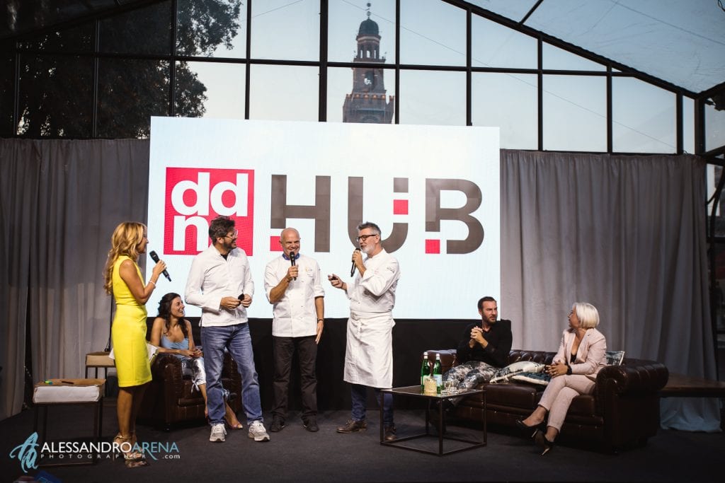 Gli chef  Tommaso Arrigoni, Enrico Derflingher e Gianni Tarabini sul palco