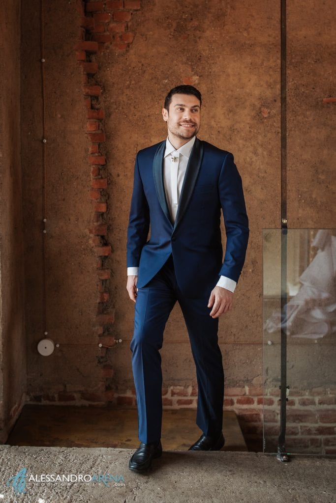 Lo sposo indossa un abito Simone Marulli