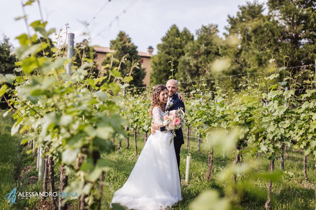 Sessione fotografica sposi in vigneto  Franciacorta, Ristorante Due Colombe