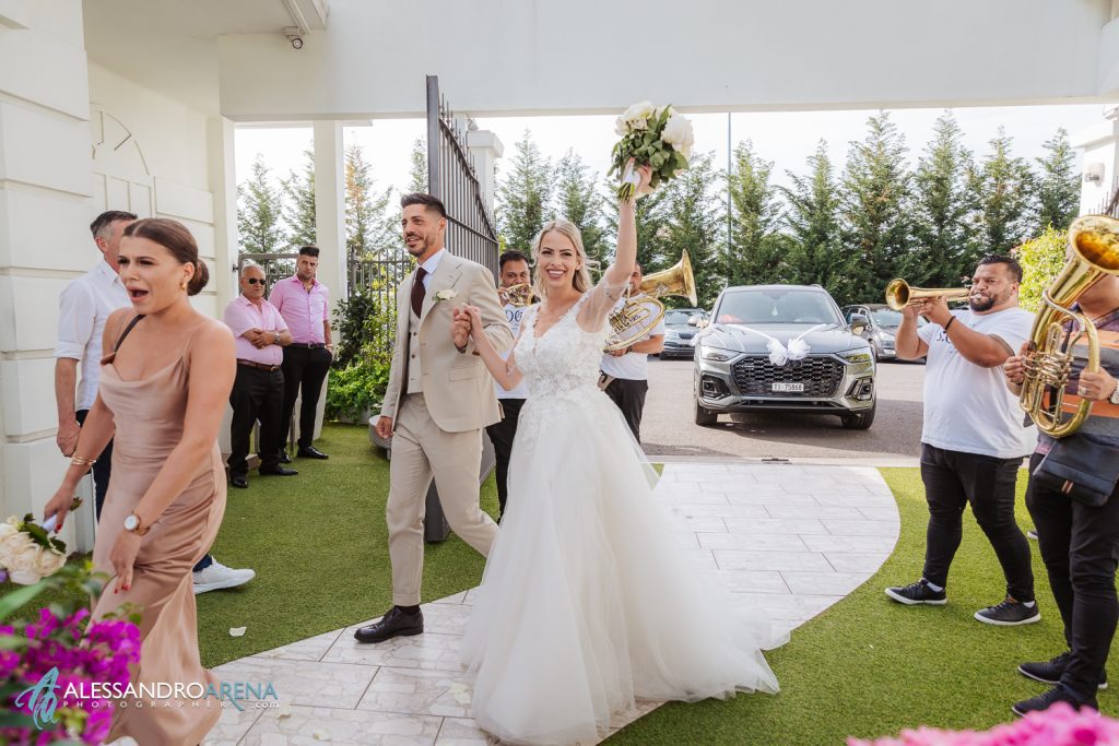 Gli sposi arrivano a Villa Renoir, location per matrimonio Milano