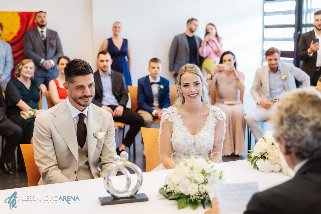 Inizia la celebrazione del matrimonio civile in ticino