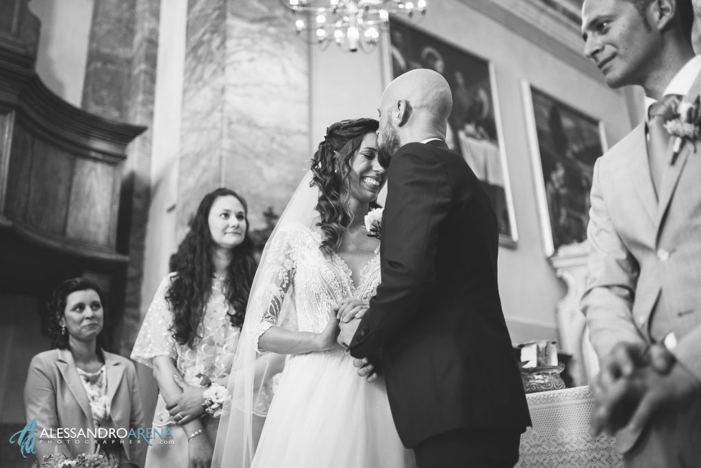 Scambio degli anelli, matrimonio in Franciacorta, chiesa di San Vigilio Monterotndo Passirano, Brescia