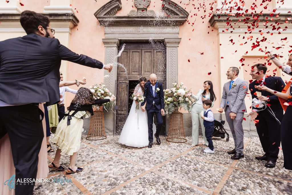 Lancio del riso, matrimonio in Franciacorta, chiesa di San Vigilio Monterotndo Passirano, Brescia