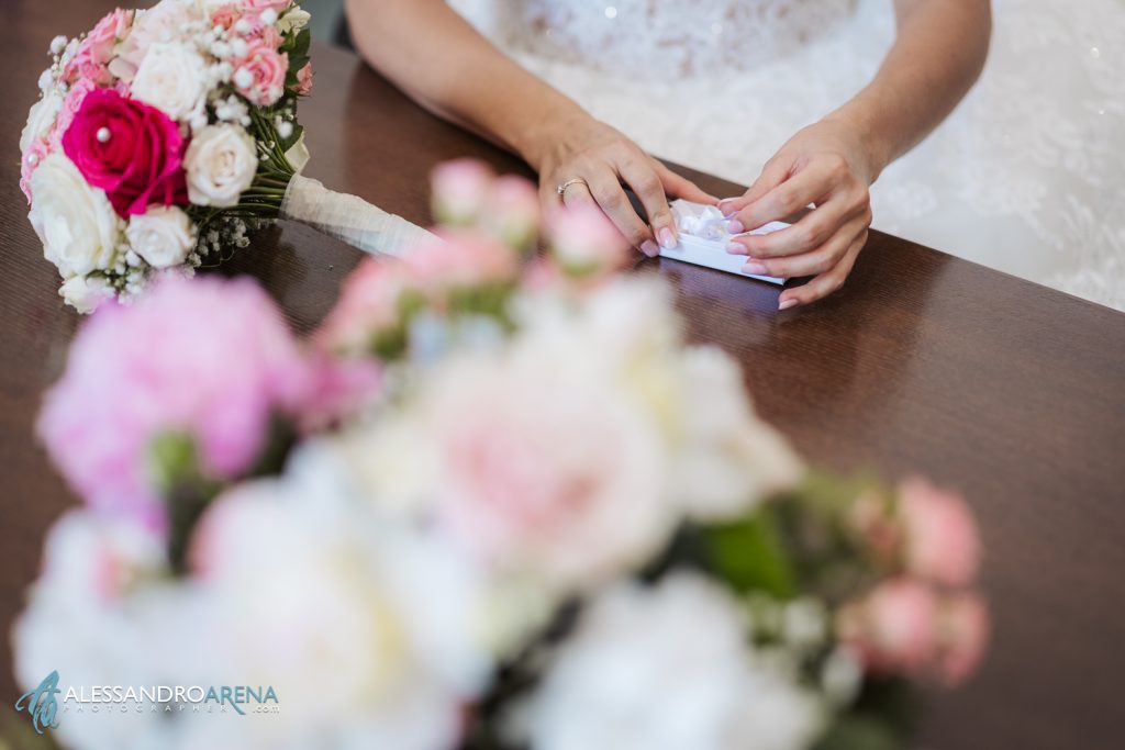 cerimonia civile al municipio di Ascona, gli sposi si preparano allo scambio degli anelli