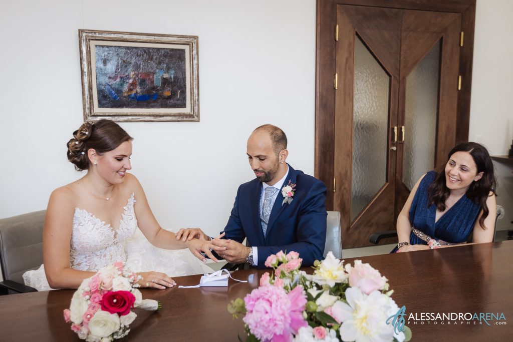 cerimonia civile al municipio di Ascona, scambio degli anelli