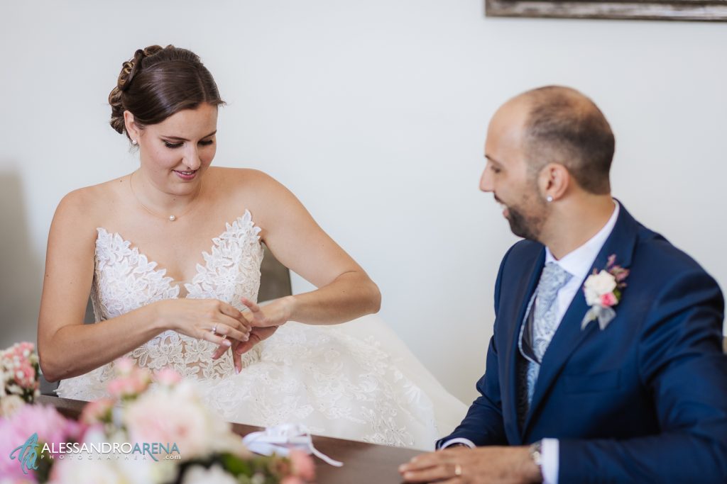 cerimonia civile al municipio di Ascona, scambio degli anelli