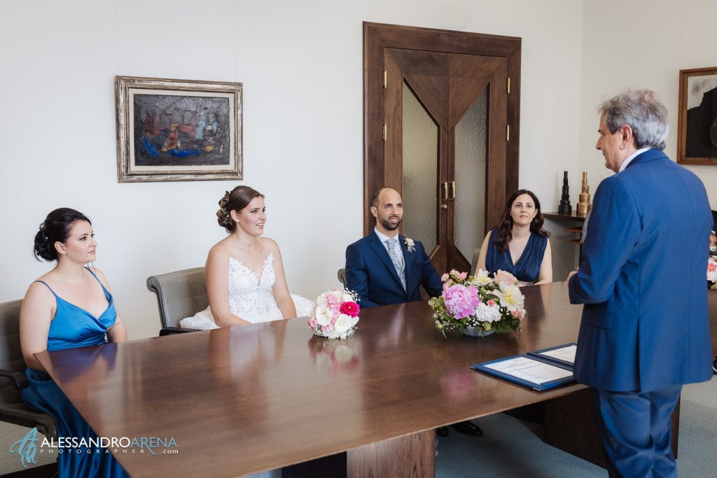 Rito civile municipio di Ascona, inizia la cerimonia