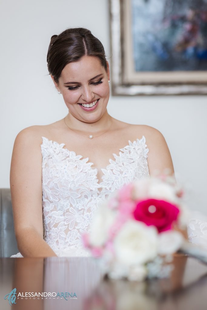 Rito civile municipio di Ascona, la sposa si emoziona