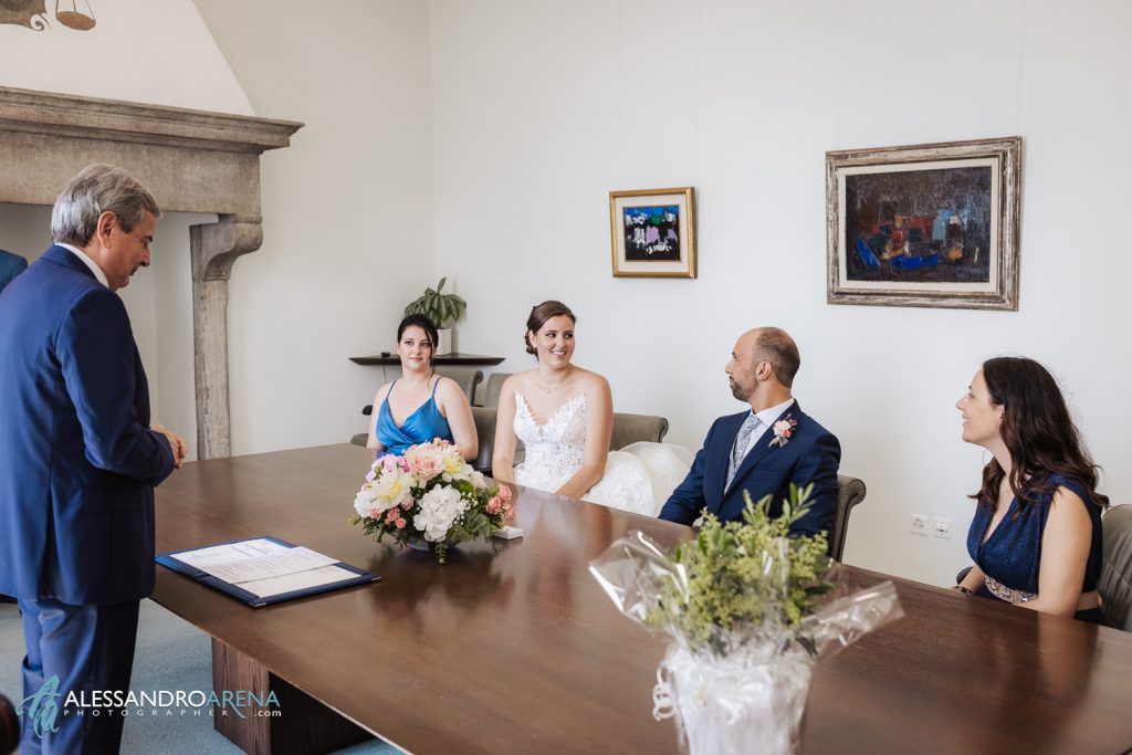 Rito civile municipio di Ascona, gli sposi pronunciano il loro si