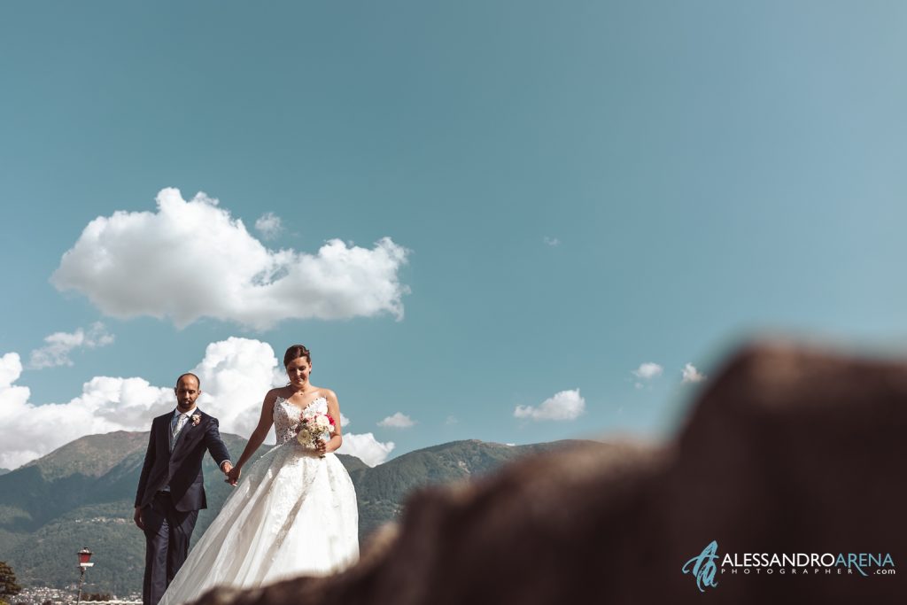 Sposi sul molo del lungolago di Ascona