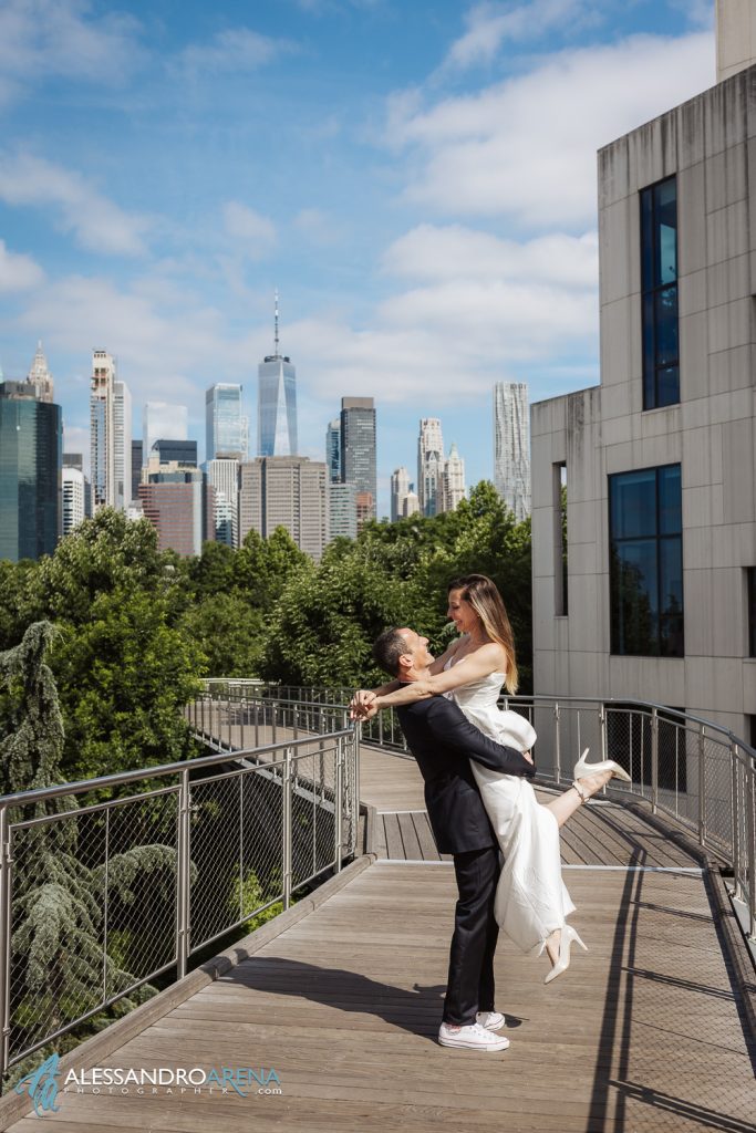 Sposi a Squibb Park Bridge
