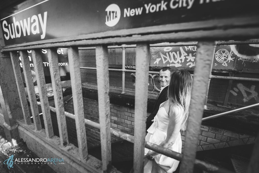 Urban Wedding in New York - Gli sposi scendono nella New York City Subway