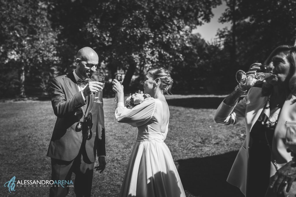 Gli sposi aprono l'aperitivo