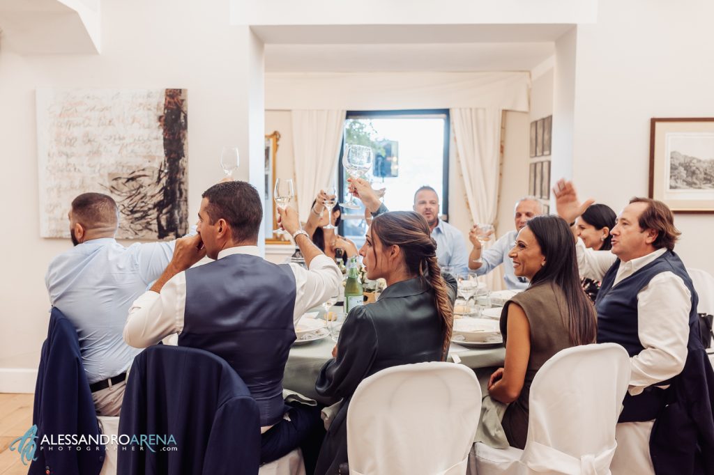 Altro brindisi per gli sposi