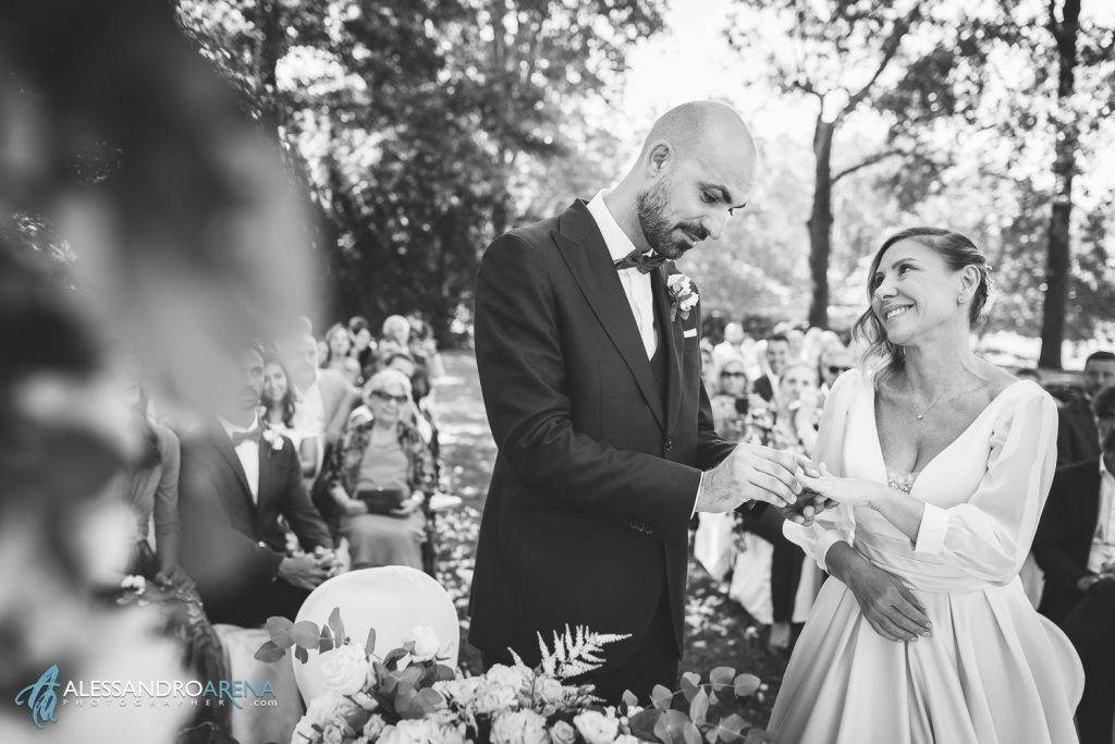 Rito simbolico a villa Rocchetta - Scambio degli anelli per gli sposi