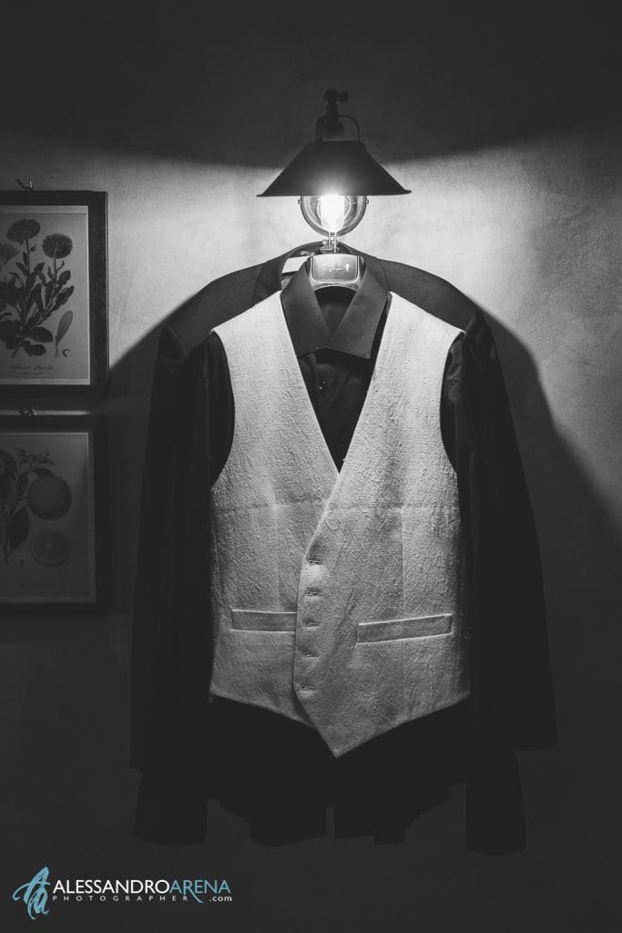 Dettaglio abito sposo