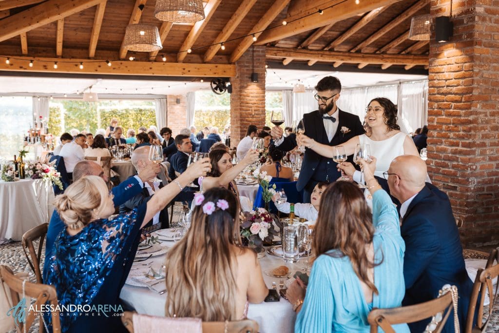 Matrimonio Borgo San Cristoforo - Il brindisi che inaugura il pranzo