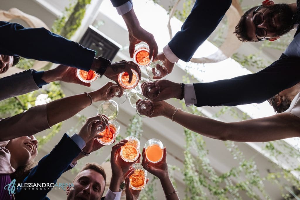 Brindisi con gli amici