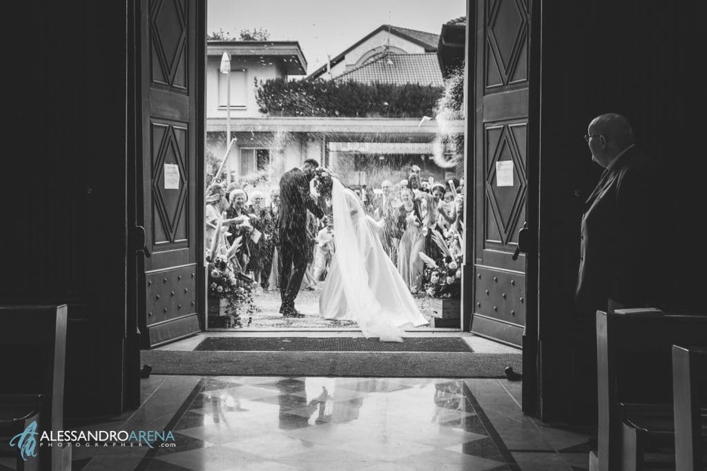 Uscita sposi - matrimonio religioso provincia di Varese