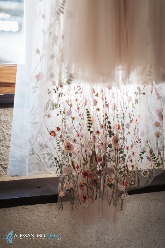 Dettaglio dell'abito di Yoliah spose