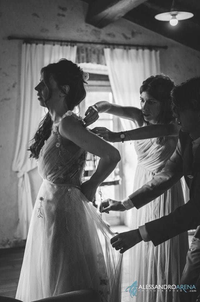 La sposa indossa l'abito