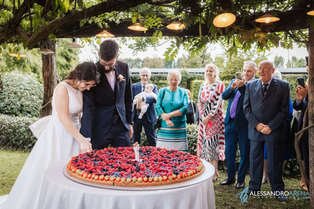 Taglio torta - borgo San Cristoforo Oleggio