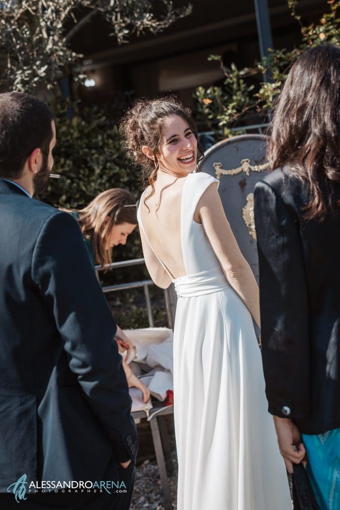 La Voliera Reale - Location matrimonio Varese, la sposa con gli invitati