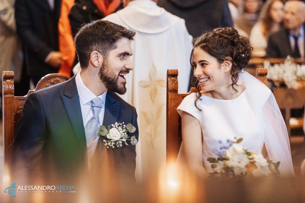 Matrimonio a Milano - Chiesa Abbazia di Morimondo, gli spoosi si guardano felici