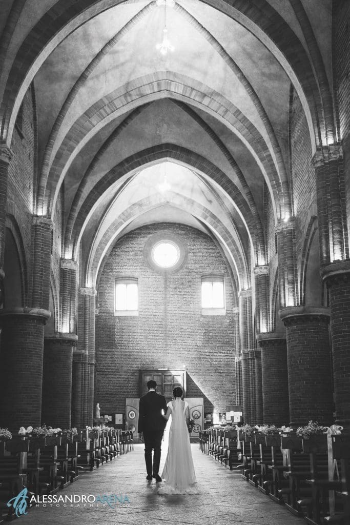 Matrimonio a Milano - Chiesa Abbazia di Morimondo - uscita degli sposi