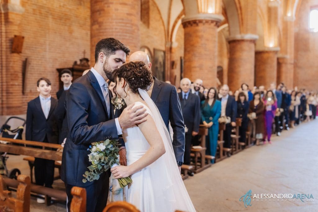 Matrimonio all'Abbazia di Morimondo - l'arrivo della sposa all'altare