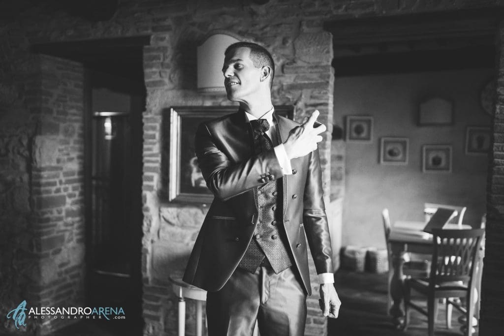 PREPARATIVI-SPOSO-Matrimonio-a-Valle-di-Badia-Wedding