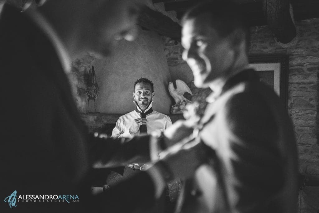 PREPARATIVI-SPOSO-Matrimonio-a-Valle-di-Badia-Wedding