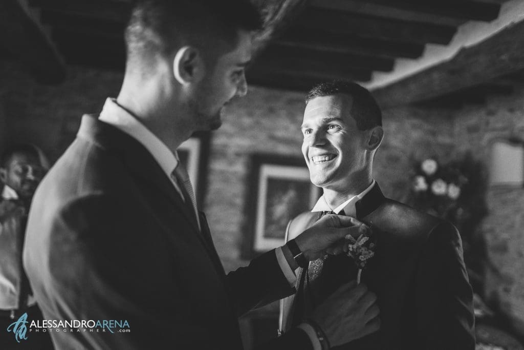 PREPARATIVI-SPOSO-Matrimonio-a-Valle-di-Badia-Wedding