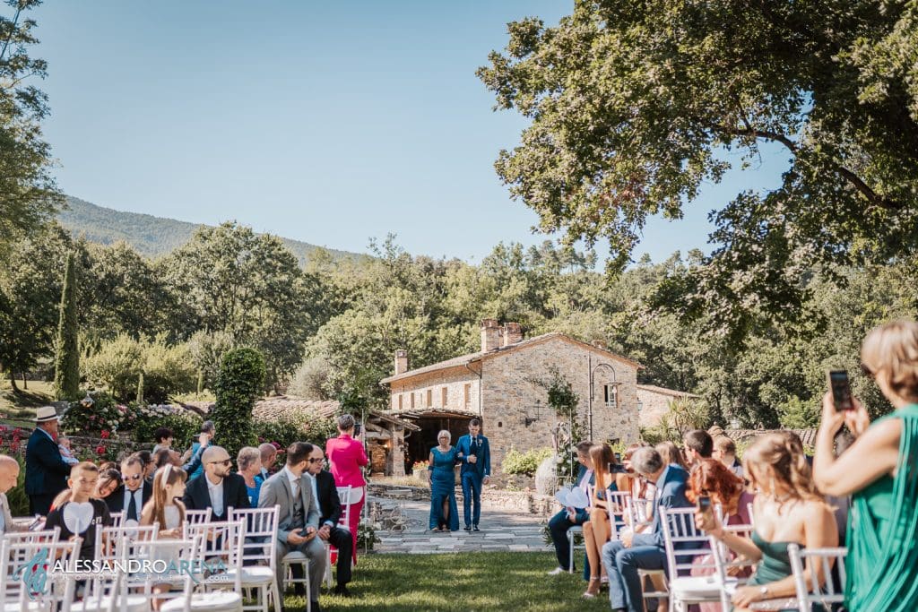 Rito-simbolico-in-Toscana-Matrimonio-a-Valle-di-Badia-Wedding