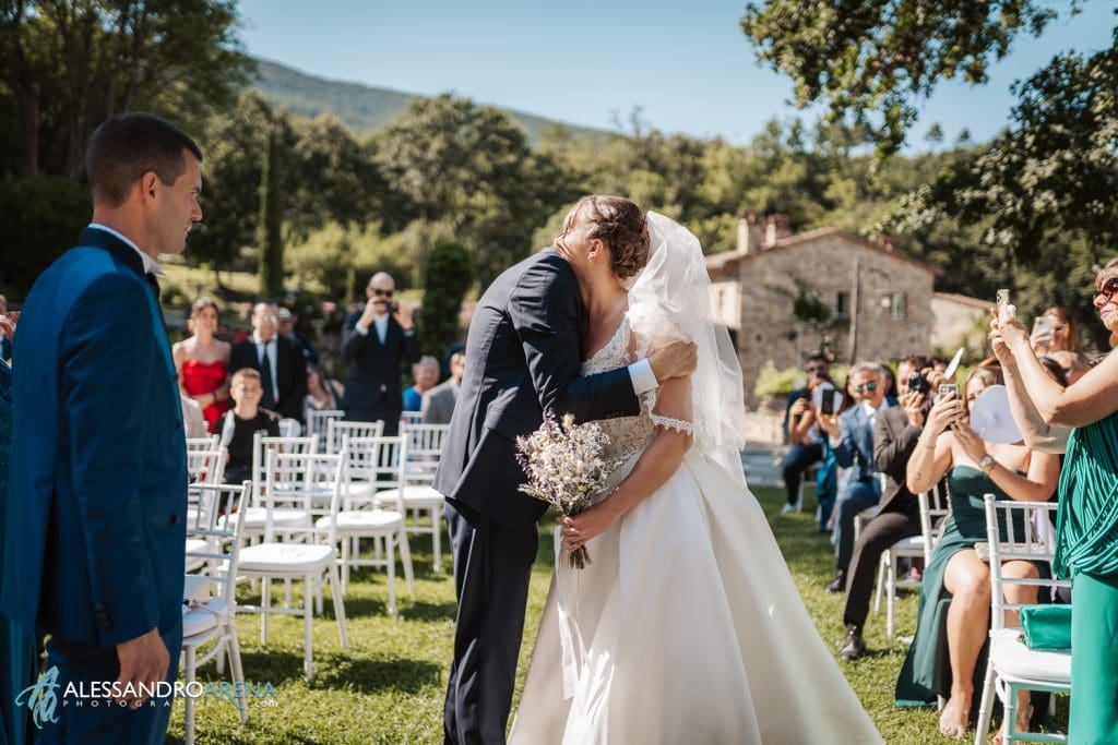 Cerimonia a Valle di Badia Wedding, l'arrivo della sposa